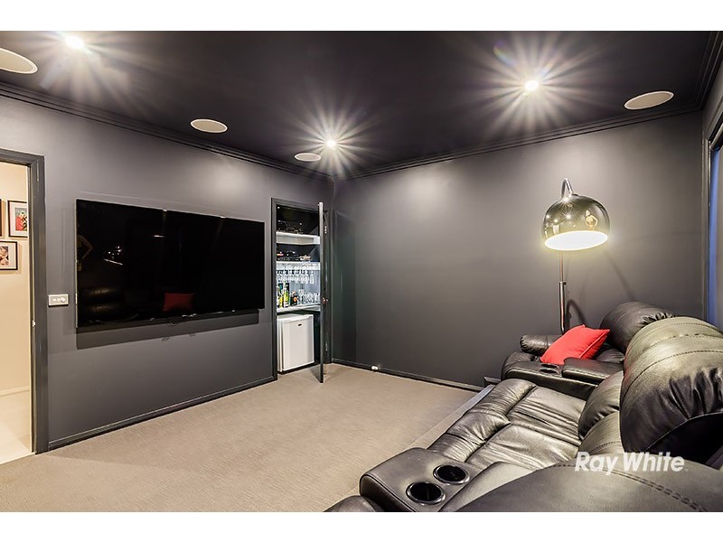 16 John Russell Road, Cranbourne West VIC 3977