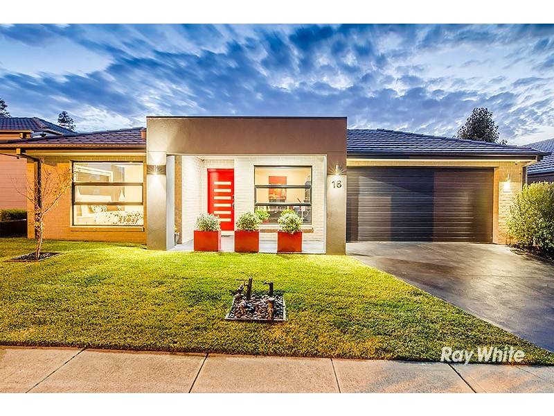 16 John Russell Road, Cranbourne West VIC 3977