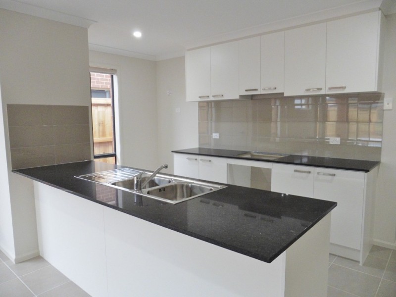 28 Cherrington Avenue, Officer VIC 3809