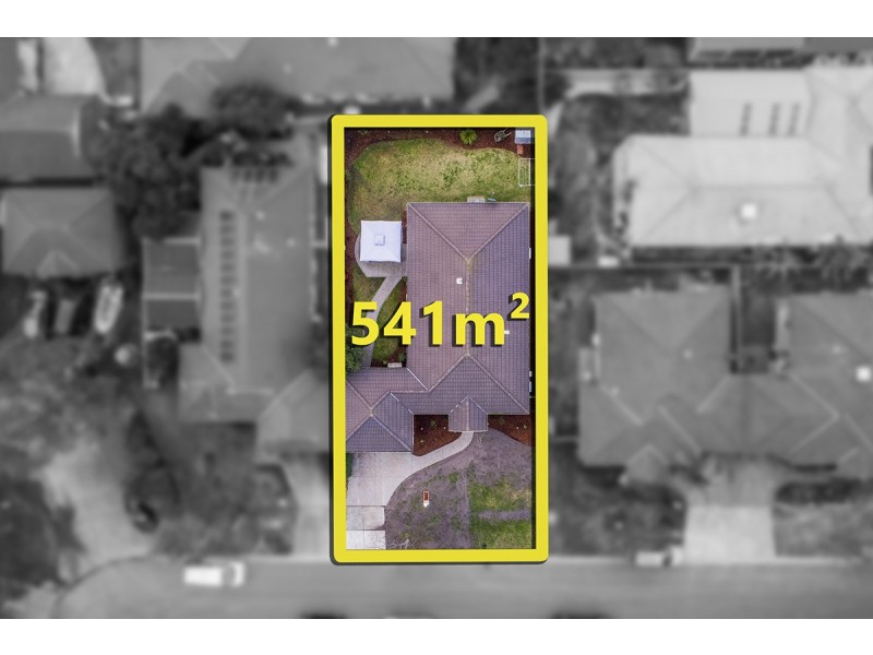 6 Greenock Crescent, Cranbourne East VIC 3977