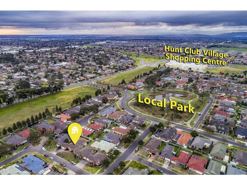 6 Greenock Crescent, Cranbourne East VIC 3977