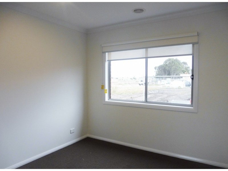 5 Goodison Road, Clyde North VIC 3978