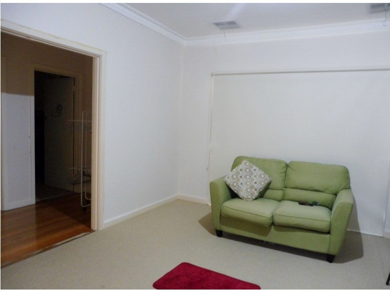 1/5 Burrows Avenue, Dandenong VIC 3175