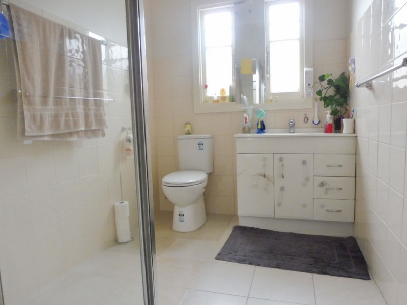 1/5 Burrows Avenue, Dandenong VIC 3175