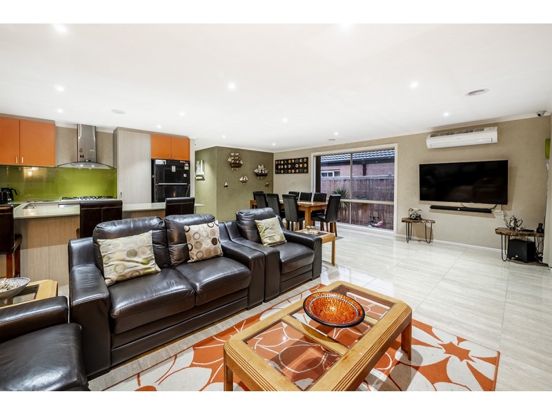 7 Elmsford Crescent, Cranbourne West VIC 3977