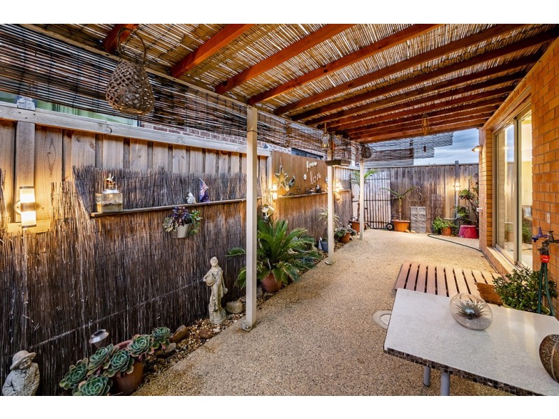 7 Elmsford Crescent, Cranbourne West VIC 3977