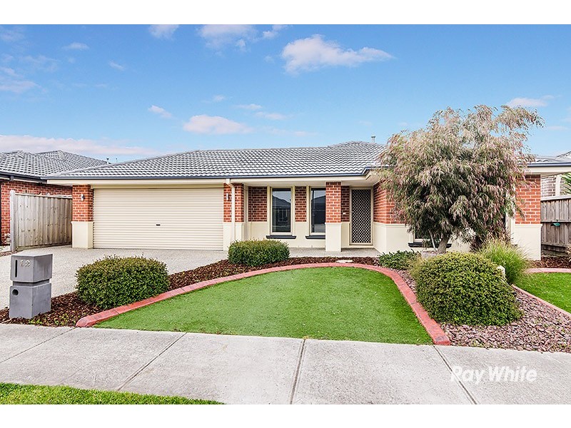 12 Charlbury Crescent, Cranbourne North VIC 3977