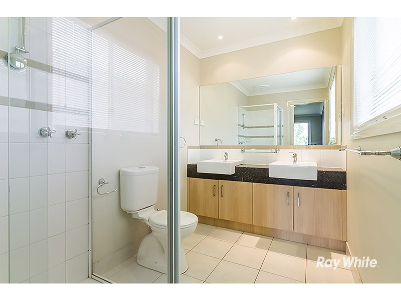 12 Charlbury Crescent, Cranbourne North VIC 3977