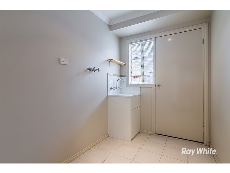 12 Charlbury Crescent, Cranbourne North VIC 3977