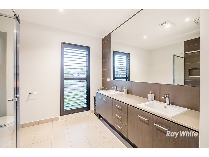 6 Chief Court, Cranbourne East VIC 3977