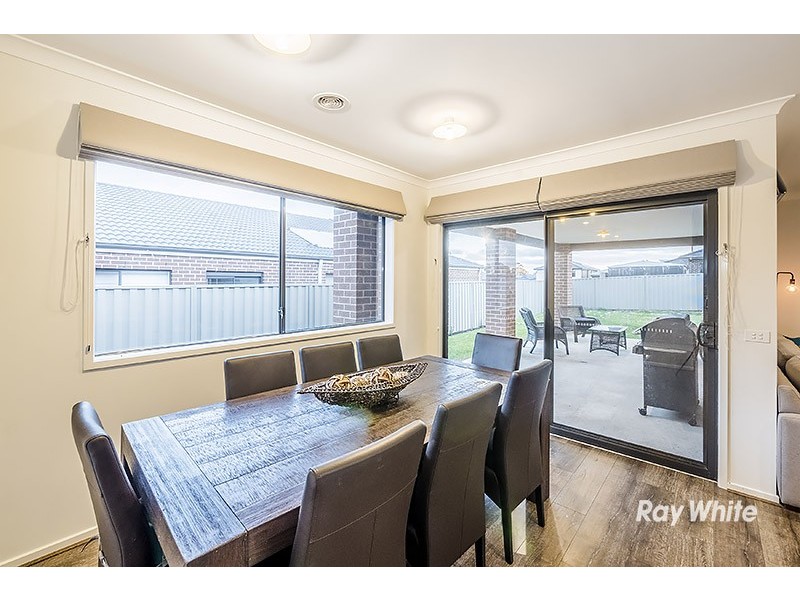6 Chief Court, Cranbourne East VIC 3977