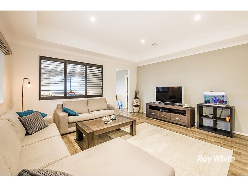 6 Chief Court, Cranbourne East VIC 3977