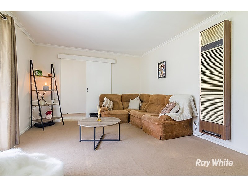 11 Thompsons Road, Cranbourne North VIC 3977