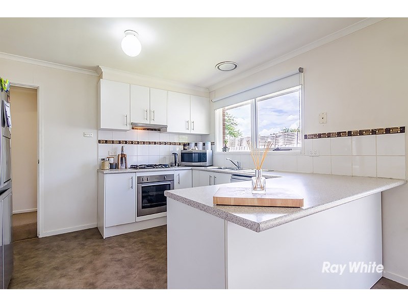 11 Thompsons Road, Cranbourne North VIC 3977
