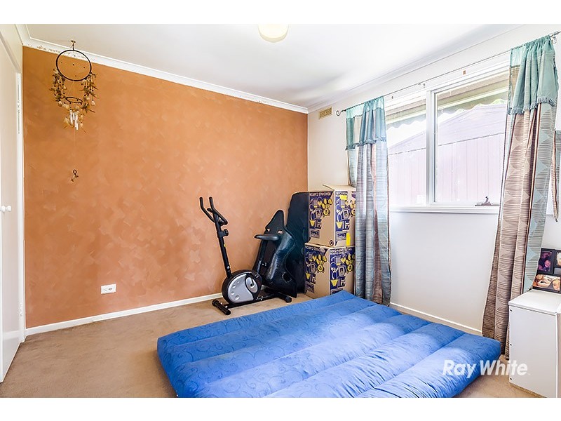 11 Thompsons Road, Cranbourne North VIC 3977