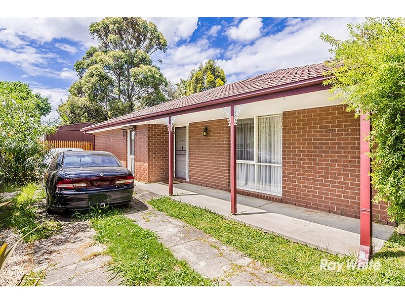 11 Thompsons Road, Cranbourne North VIC 3977