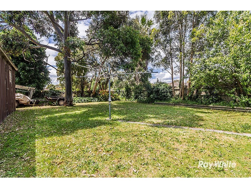 11 Thompsons Road, Cranbourne North VIC 3977