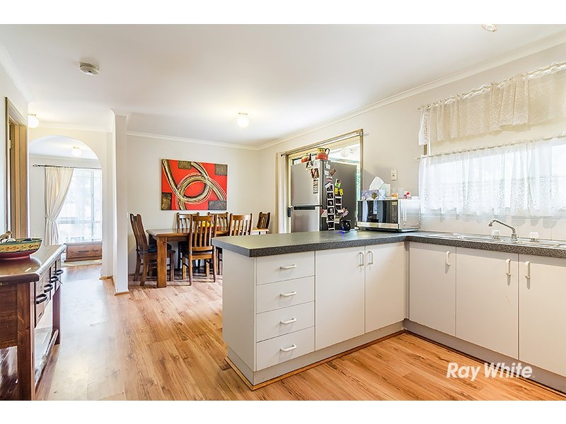 34 Meeking Drive, Pakenham VIC 3810