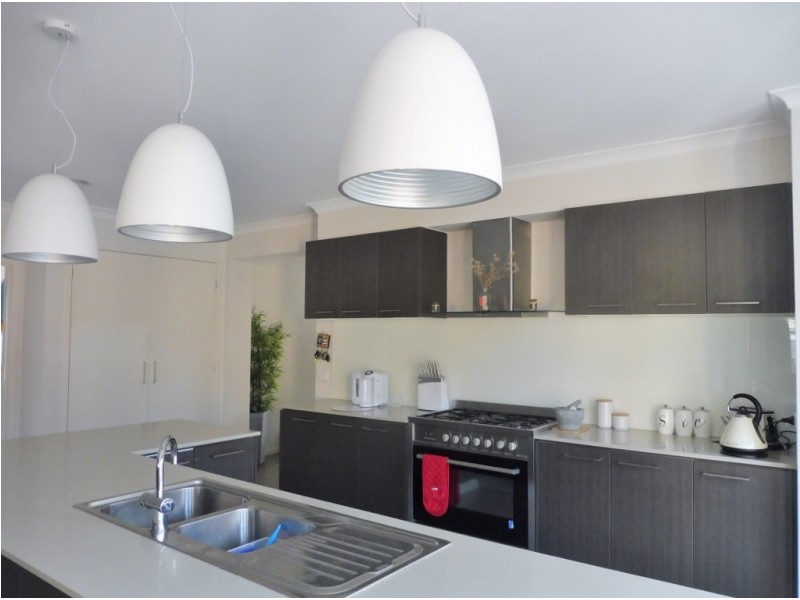 16 Black Caesar Drive, Cranbourne East VIC 3977