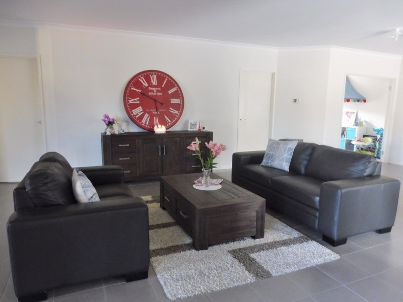 16 Black Caesar Drive, Cranbourne East VIC 3977