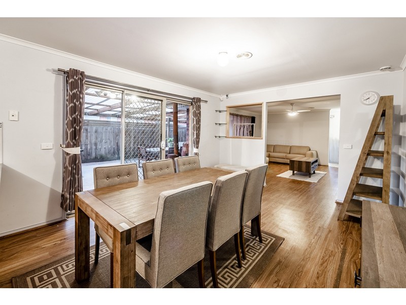 35 Cornwell Crescent, Cranbourne East VIC 3977