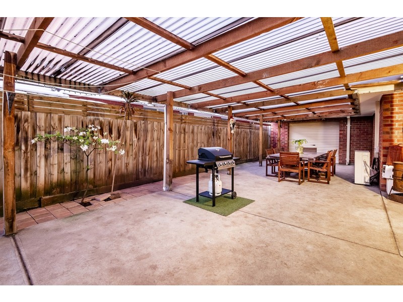 35 Cornwell Crescent, Cranbourne East VIC 3977