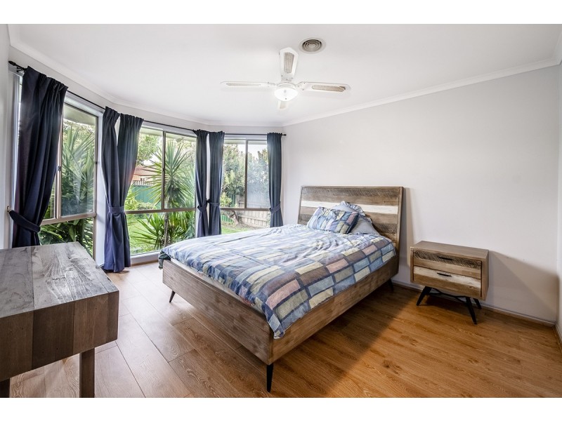 35 Cornwell Crescent, Cranbourne East VIC 3977