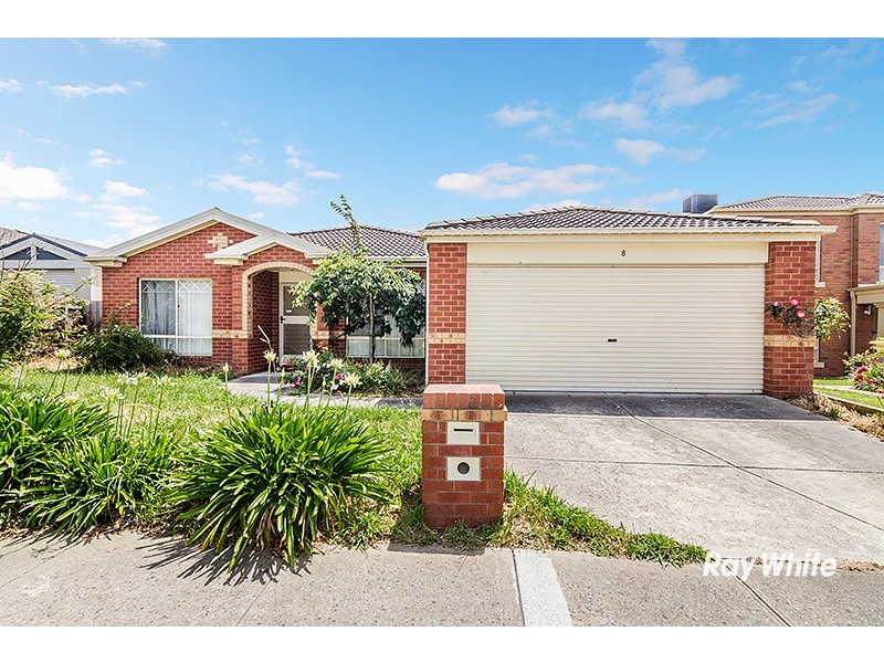8 Michaelia Close, Cranbourne West VIC 3977