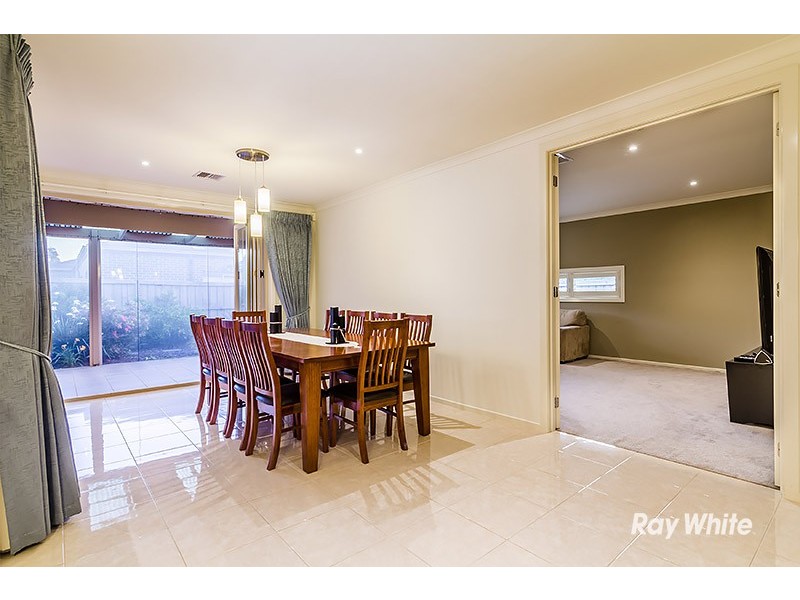 13 Sierra Boulevard, Cranbourne North VIC 3977