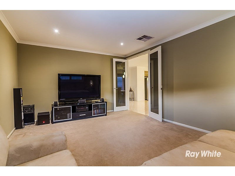 13 Sierra Boulevard, Cranbourne North VIC 3977