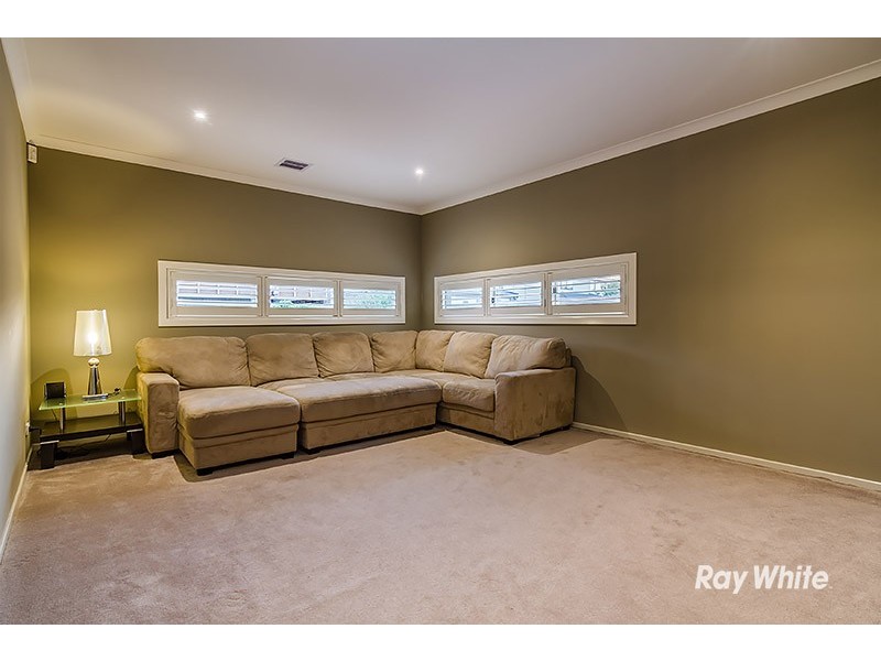 13 Sierra Boulevard, Cranbourne North VIC 3977