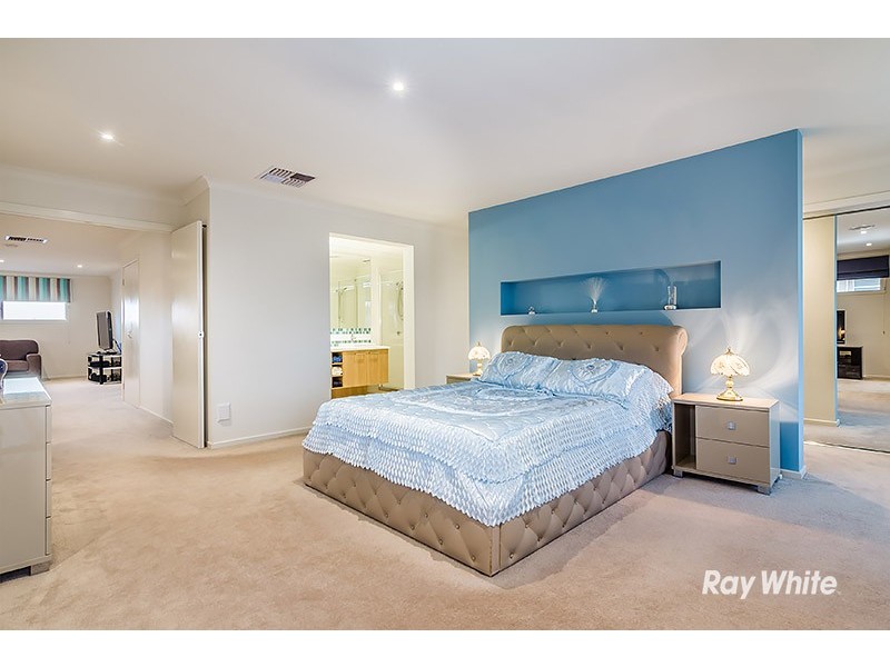 13 Sierra Boulevard, Cranbourne North VIC 3977
