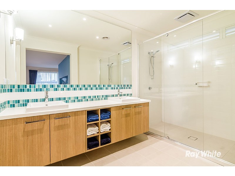 13 Sierra Boulevard, Cranbourne North VIC 3977