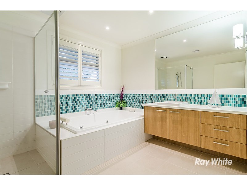 13 Sierra Boulevard, Cranbourne North VIC 3977