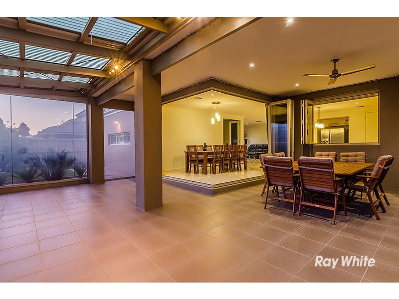 13 Sierra Boulevard, Cranbourne North VIC 3977