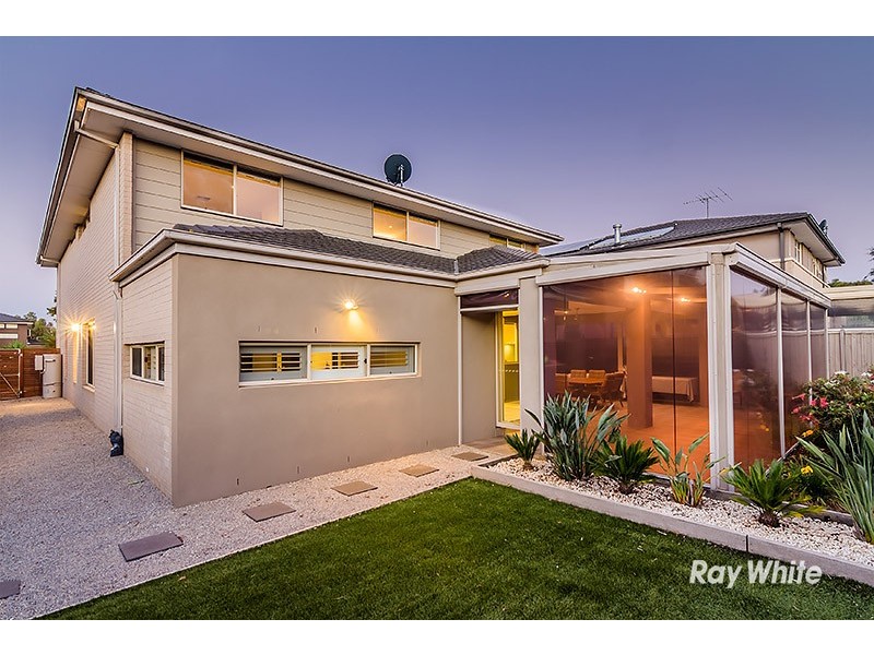 13 Sierra Boulevard, Cranbourne North VIC 3977