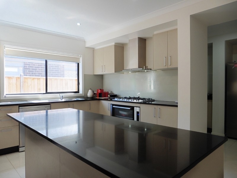 10 Atherton Way, Cranbourne West VIC 3977