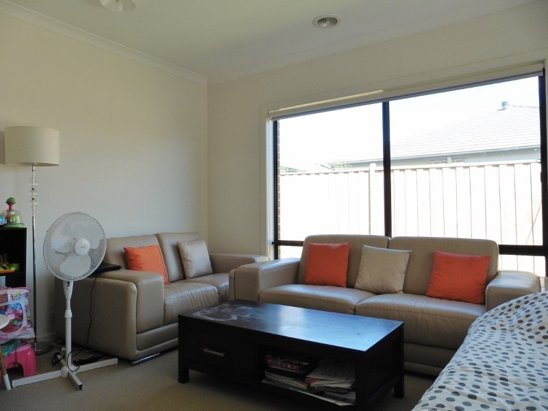 10 Atherton Way, Cranbourne West VIC 3977