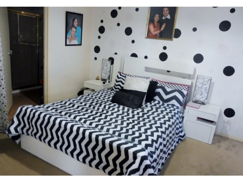 8 Fairhaven Boulevard, Cranbourne West VIC 3977