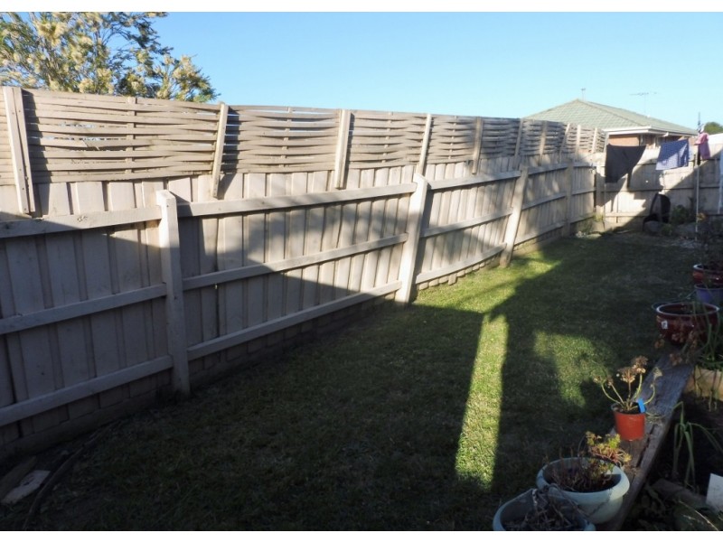 8 Fairhaven Boulevard, Cranbourne West VIC 3977