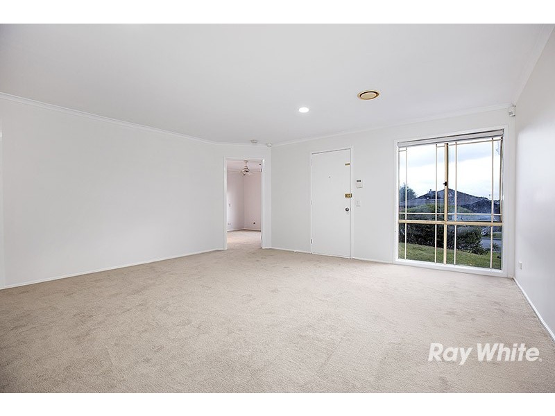 71 Courtenay Avenue, Cranbourne North VIC 3977