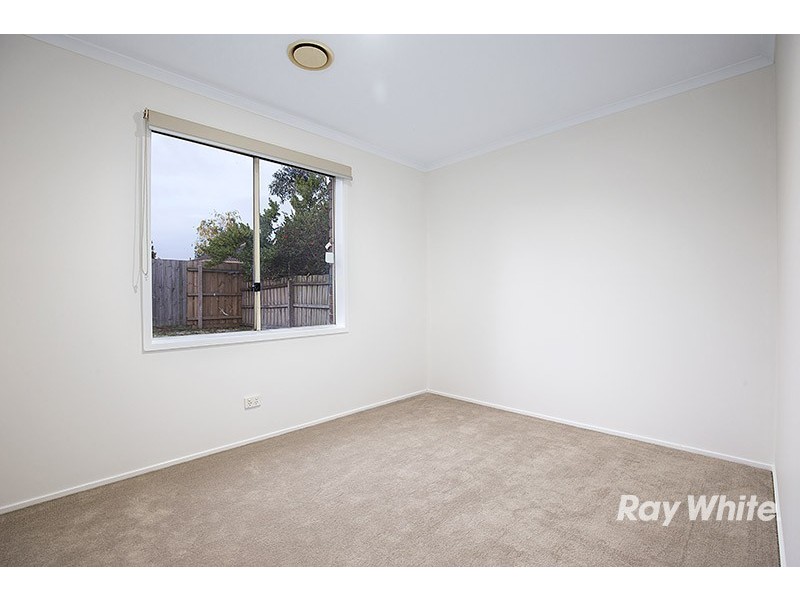 71 Courtenay Avenue, Cranbourne North VIC 3977