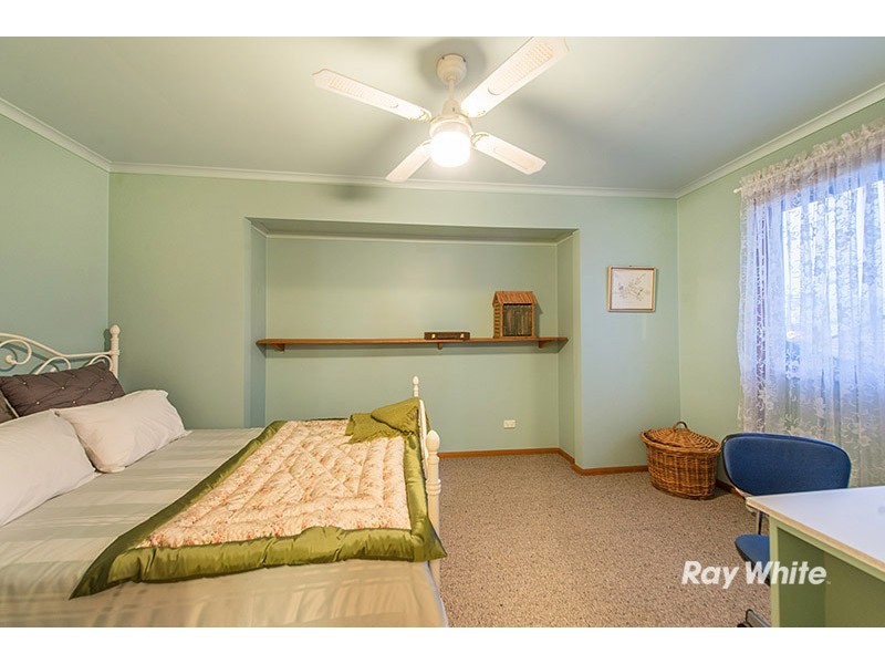 6 Greaves Street, Cranbourne VIC 3977