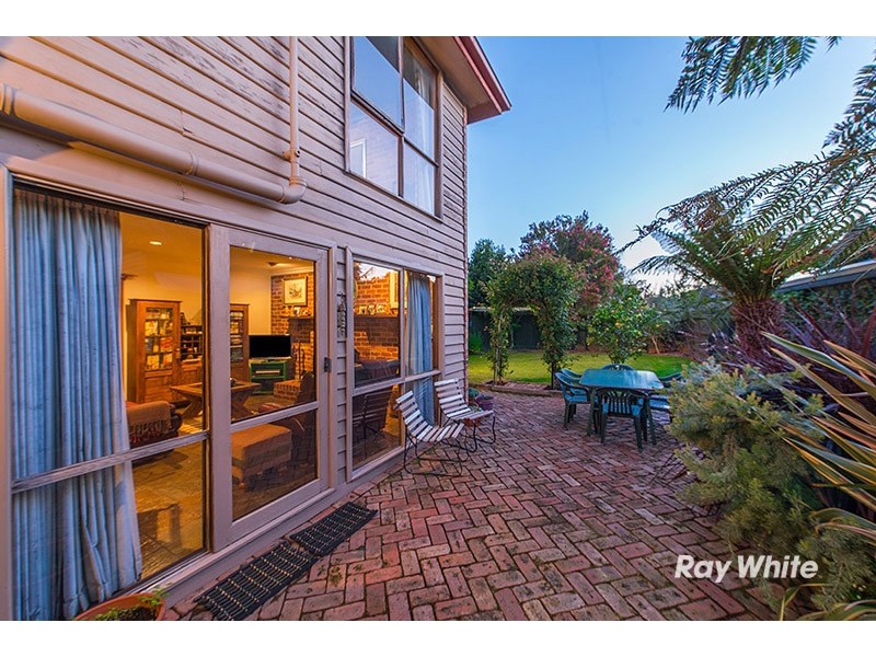 6 Greaves Street, Cranbourne VIC 3977