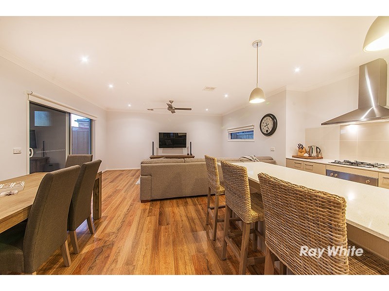 4 Mossey Crescent, Cranbourne East VIC 3977