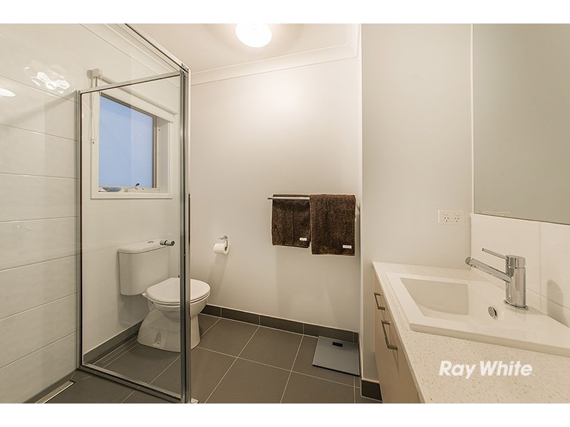 4 Mossey Crescent, Cranbourne East VIC 3977