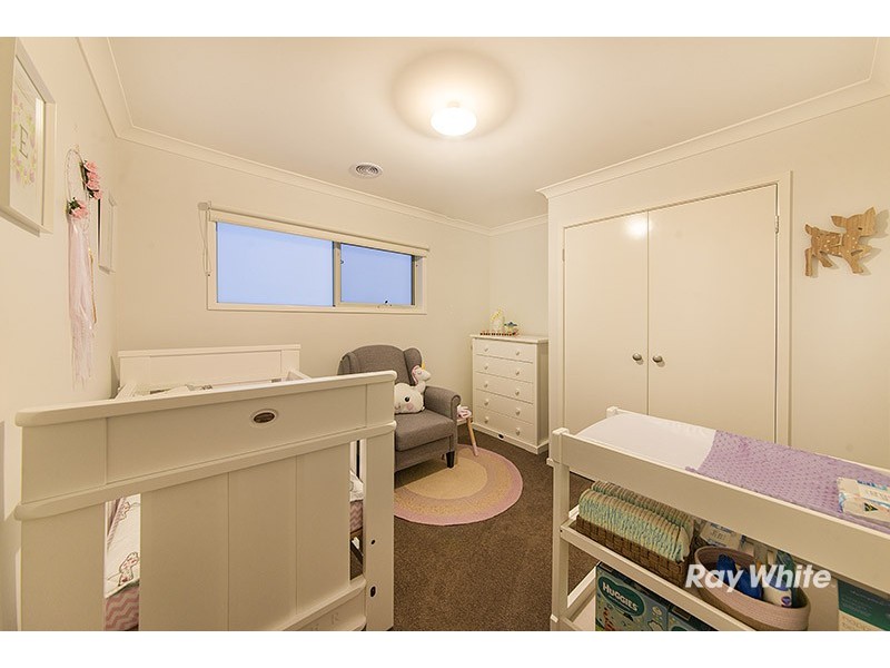 4 Mossey Crescent, Cranbourne East VIC 3977