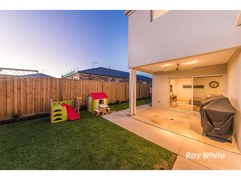 4 Mossey Crescent, Cranbourne East VIC 3977