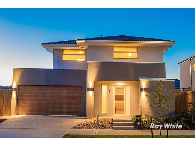 4 Mossey Crescent, Cranbourne East VIC 3977