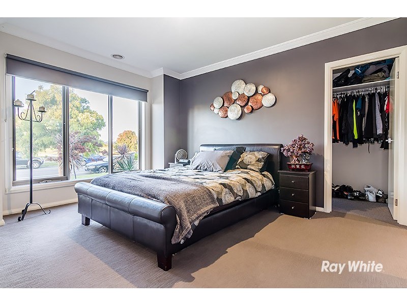 71 Thunderbolt Drive, Cranbourne East VIC 3977